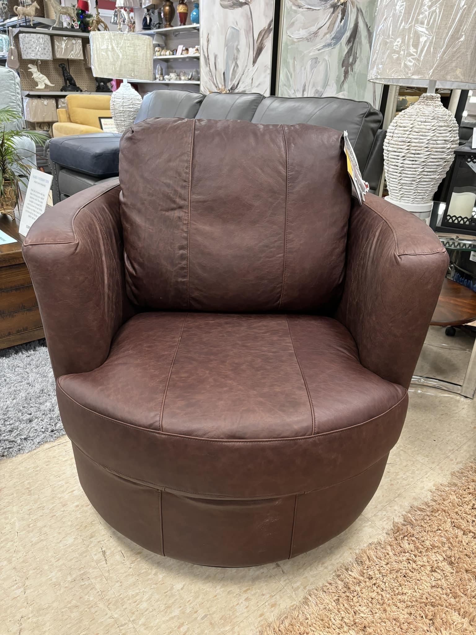 TINA SWIVEL BARREL CHAIR Mayberry Furniture