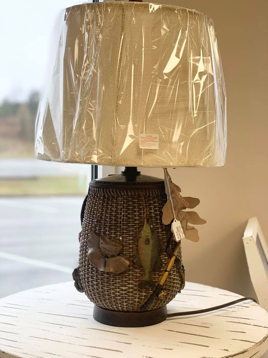 Mossy Oak fishing basket lamp