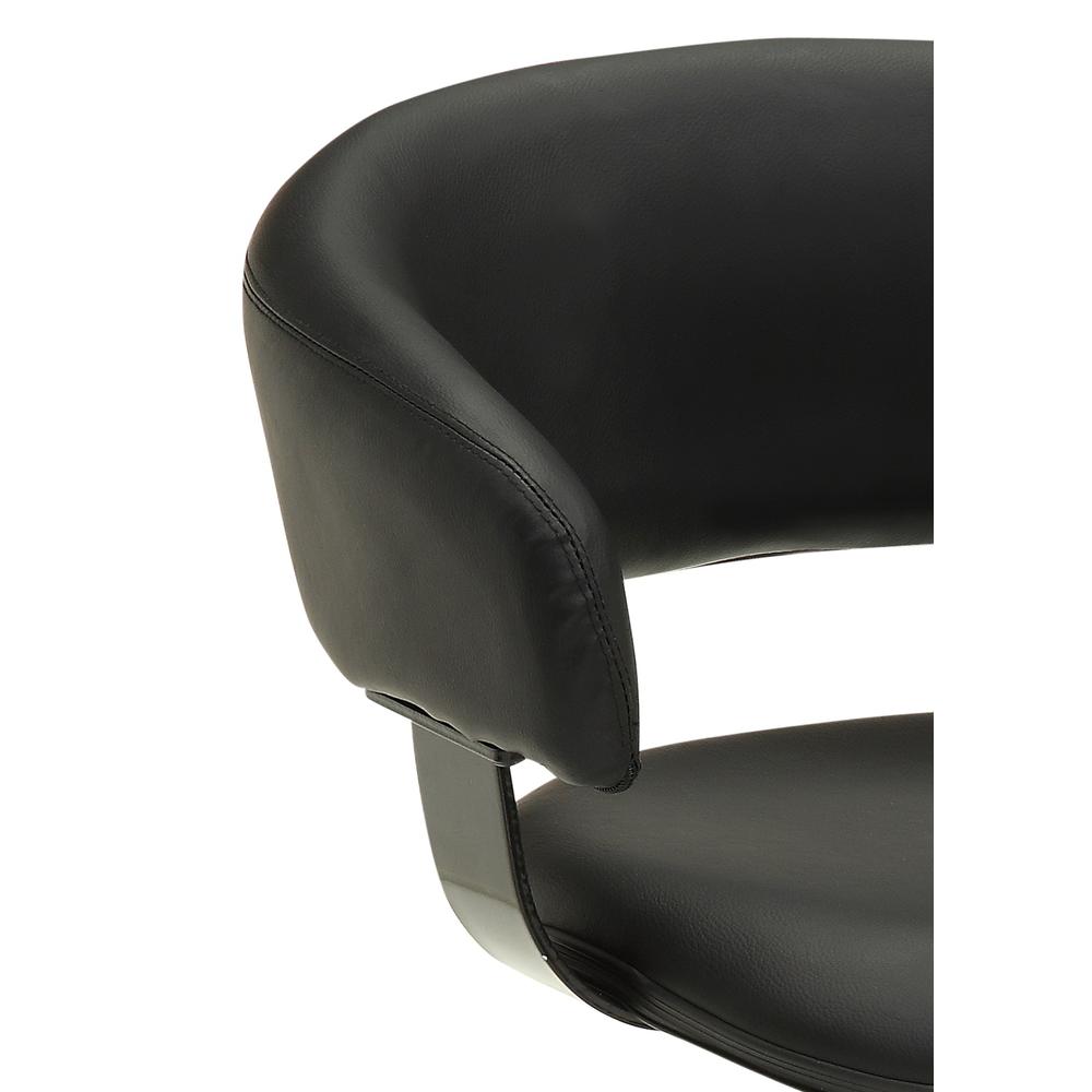 Black office chair