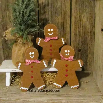 GINGERBREAD MAN SHELF SITTER