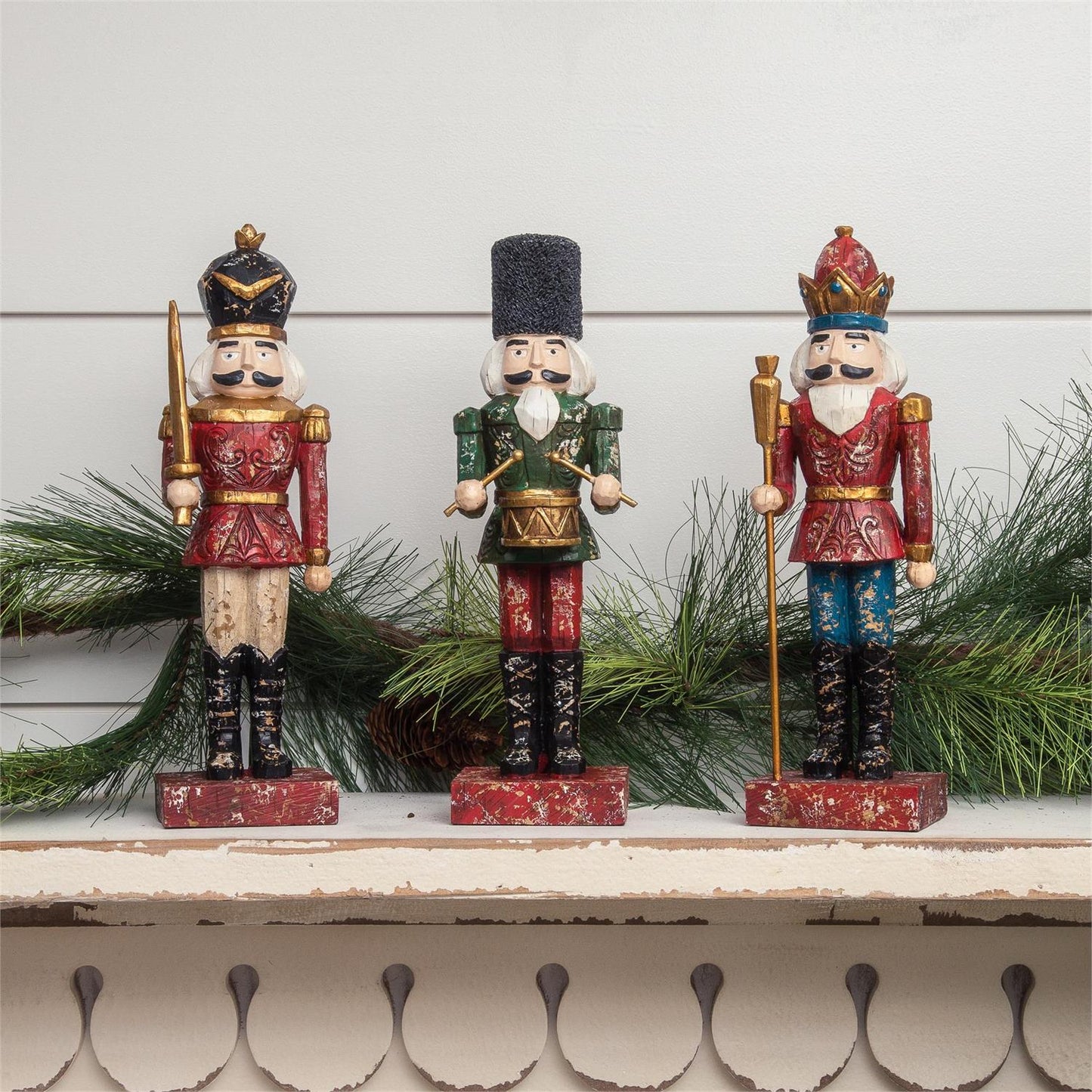 CLASSIC NUTCRACKER FIGURINES