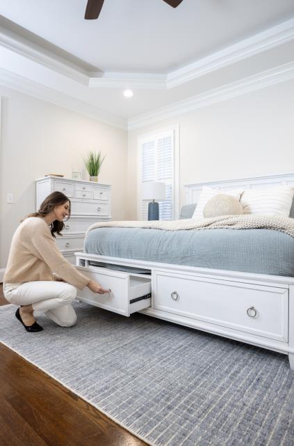 POINT BREEZE QUEEN STORAGE BED