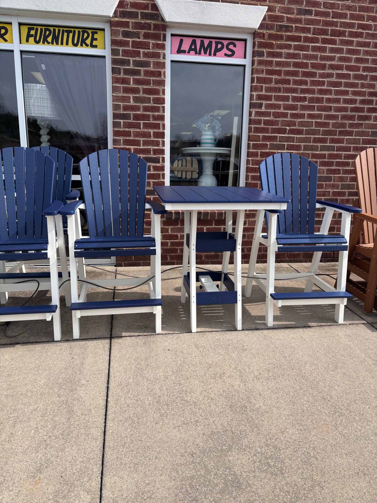 Berlin Gardens 3 pc Bar Height 33" table & 2 bar height chairs